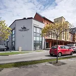 Vincent Heritage Appartments - Near Clinic, Arena And Stadium Διαμέρισμα