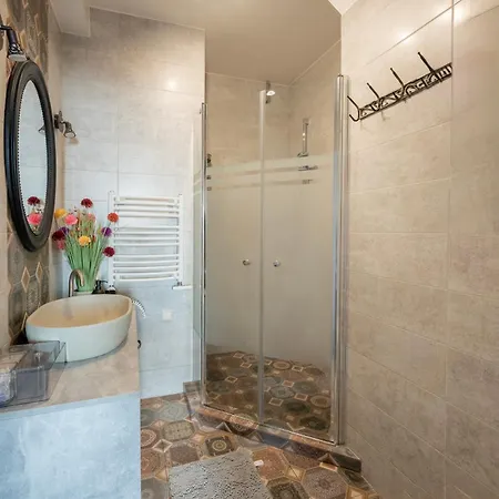 Vincent Heritage Appartments - Near Clinic, Arena And Stadium Διαμέρισμα