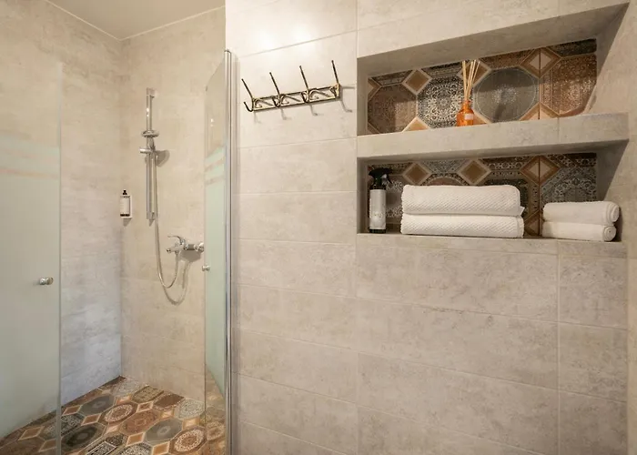 Daire Vincent Heritage Appartments - Near Clinic, Arena And Stadium